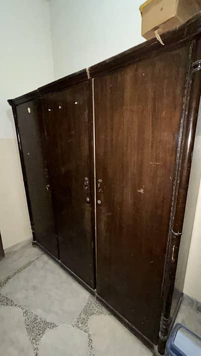 bed set with. matres and dresssor