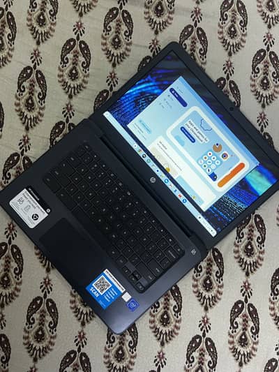BRAND NEW HP CHROMEBOOK 14 inch CAME FROM DUBAI