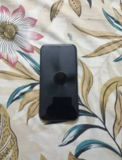 iPhone 11 jv 10 / 10 in condition