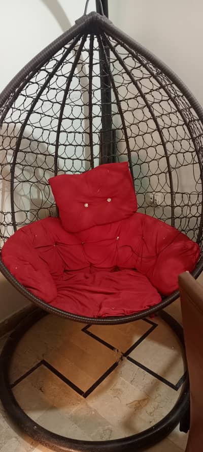 swing and center table