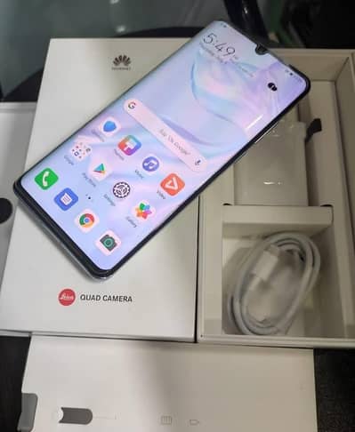 Huawei p30 pro 8 GB ram 256 GB memory Call and WhatsApp 03360677190