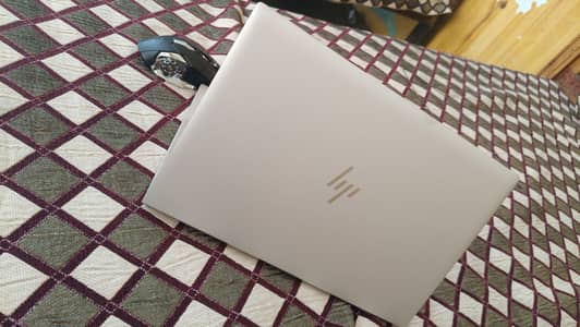 HP elitebook G8