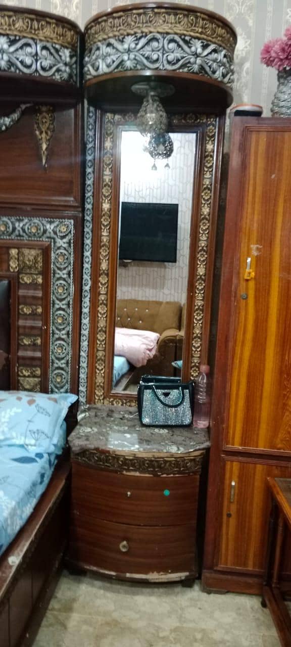 Bed and Dressing Table 4