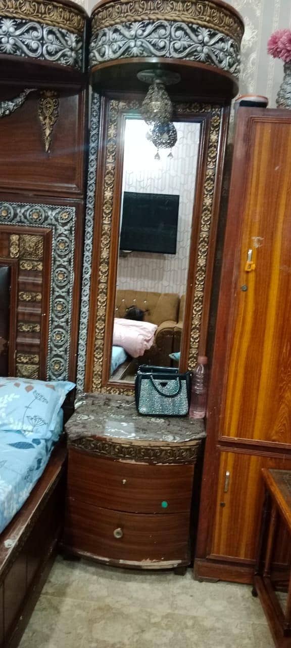 Bed and Dressing Table 5