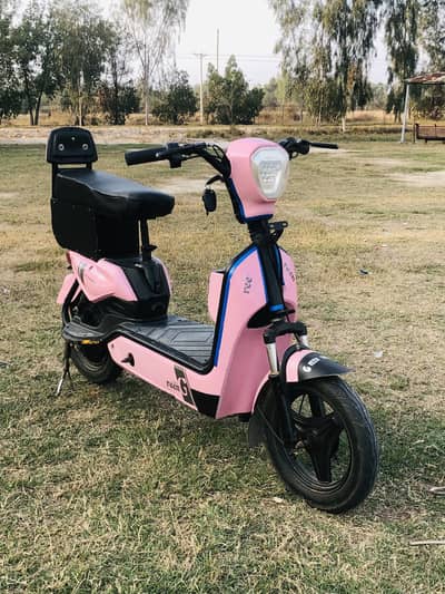 WhatsApp number 03_ 13 8-8 5 7-44-9