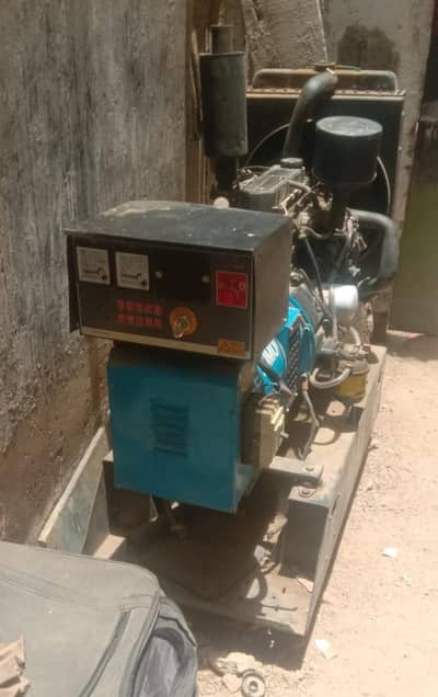 15 kv ka he both acha he new he bilkul