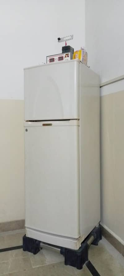 Dawlance Refrigerator  9 cf  (used)
