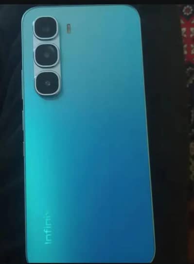 Infinix hot 60pro 4 month use 10/9 condition 8gb 128gb
