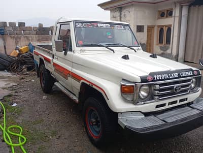 Toyota land cruiser pickup