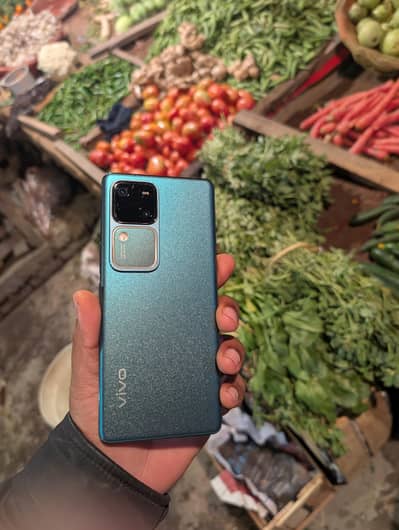 Vivo V30 (12GB/256GB) – Lush Condition – Minor Moisture Mark