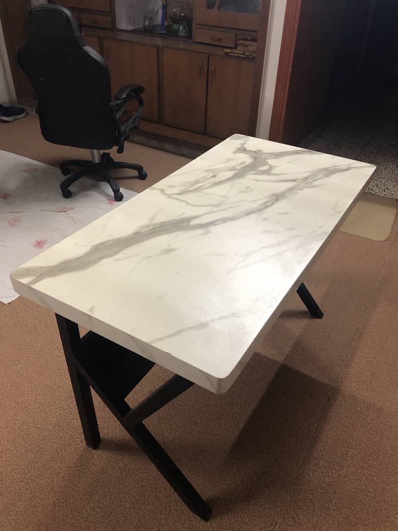 Computer table 2f by 4f white 0