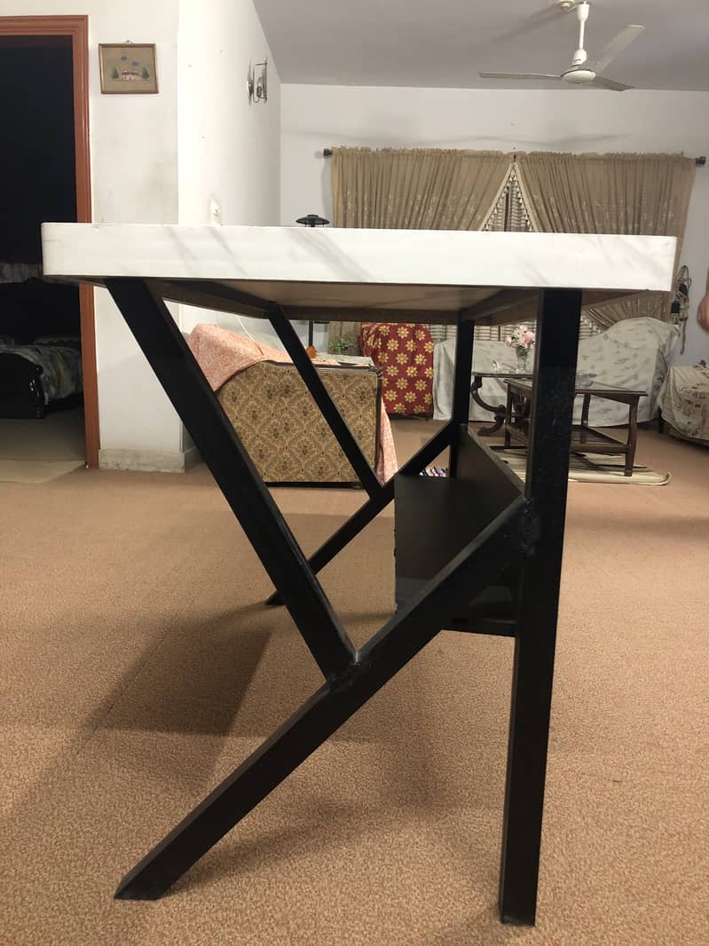 Computer table 2f by 4f white 5