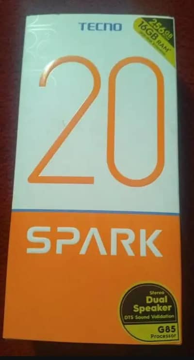 Techno spark 20 8+8/256 scratch less in lush 10/10 condition full box