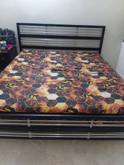King Size Iron Bed – 10/10 Condition without mattress
