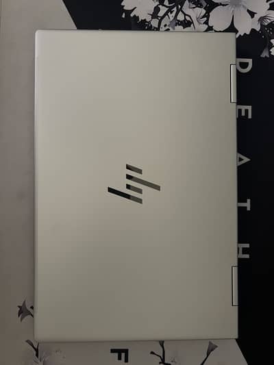 HP Envy x360 14-es1023dx 2-in-1 - Core 7 150U / 16GB / 512GB SSD