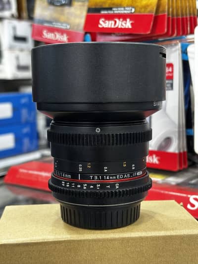 Samyang 14mm T/3.1 - Canon mount lens - in good conditions