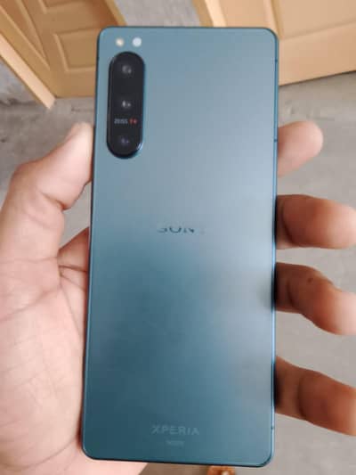 sony Xperia 5mark4 (sim time available)