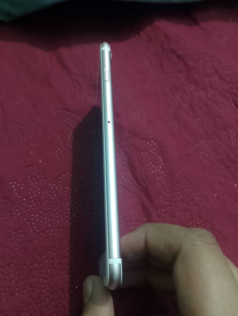 Apple iPhone 7 Plus 3