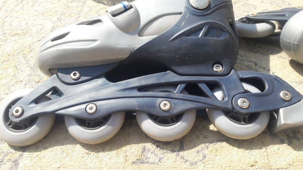 Roller skates 1
