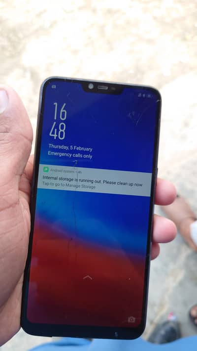 اوپر والا گلاس ٹوٹ گایا ہے لیکن كام ffull کرتا ہے