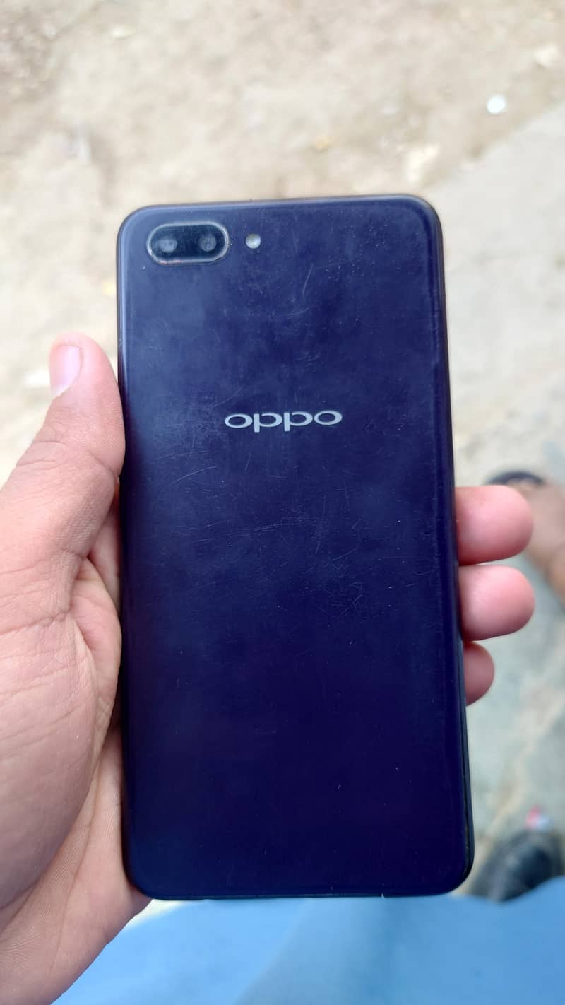 اوپر والا گلاس ٹوٹ گایا ہے لیکن كام ffull کرتا ہے 1