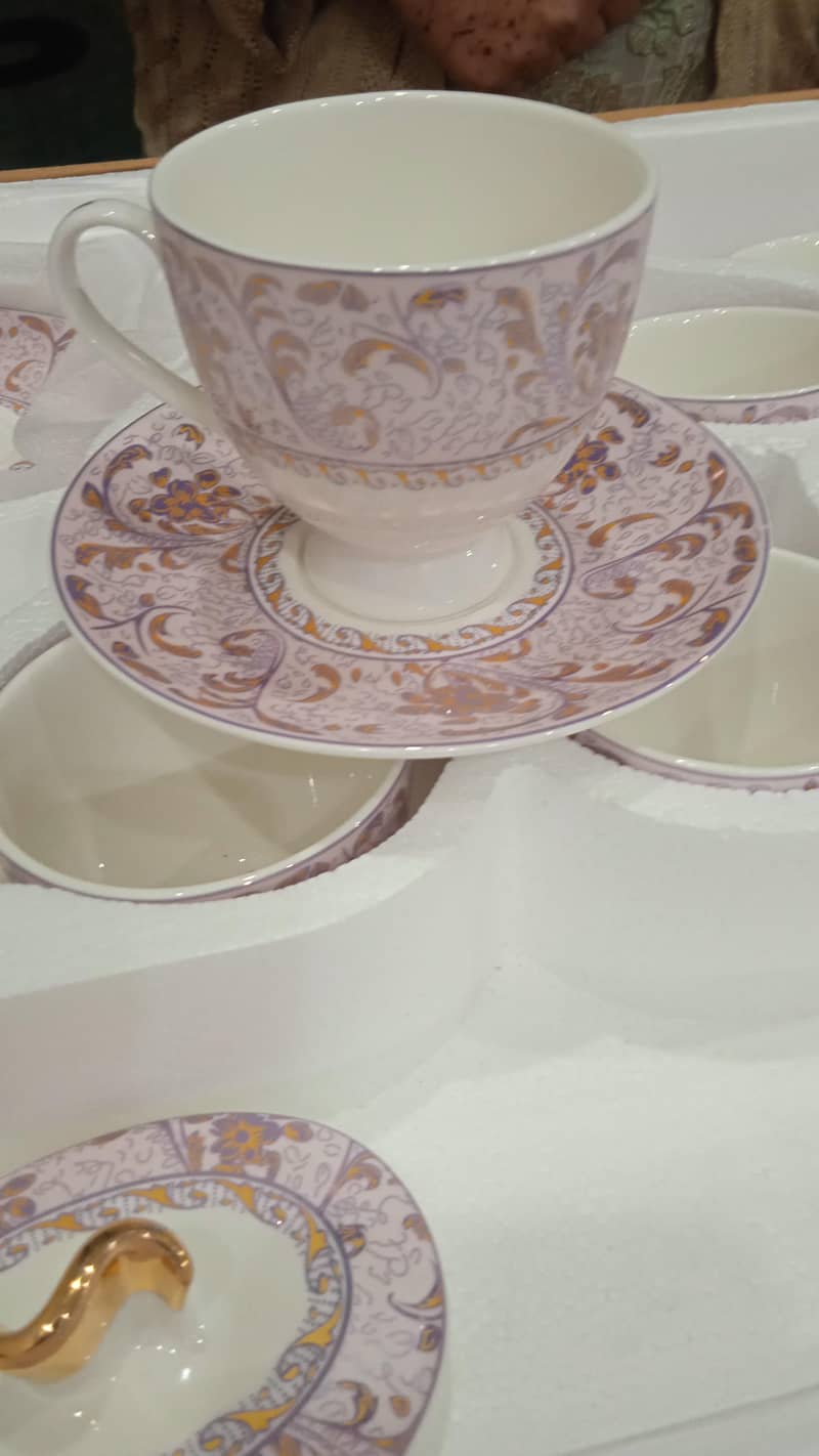 Fine Bone China Dinner Set 3