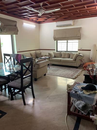 1 kanal 5 Bedroom House for sale in FF sector Phase 4