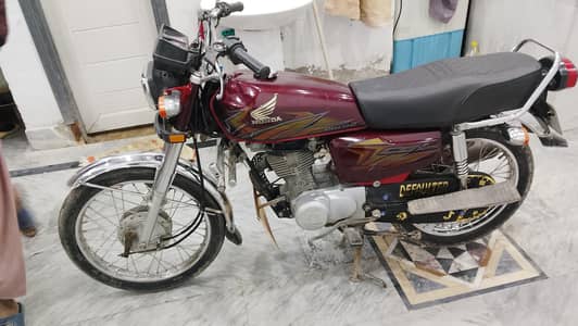 pakka 21 model Honda 125 location block 4 Sargodha