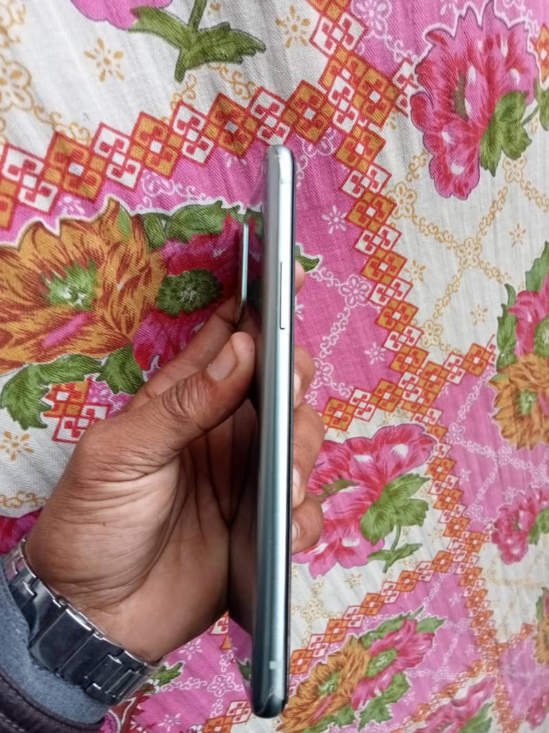 One plus 9R Android version 15 2