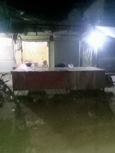 Red colour Iron Counter plus cage for sale