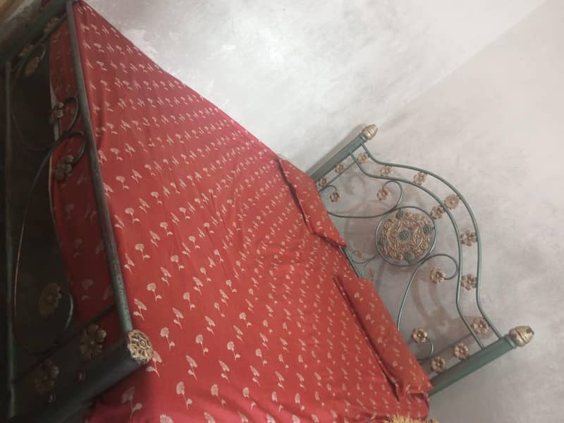 iron bed 1