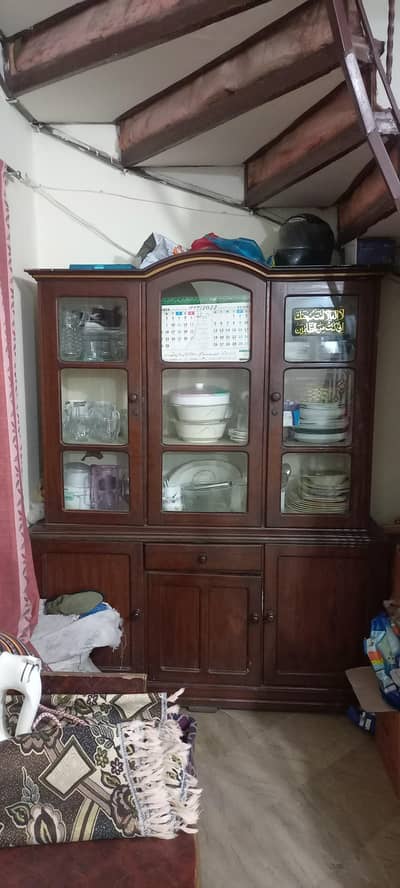 showcases bartan wali almari