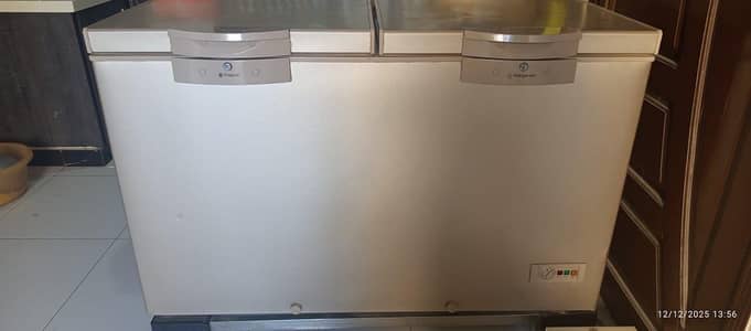 Dawlance deep freezer