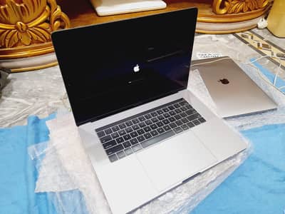 Macbook pro 2017 : 16 gb :512 gb