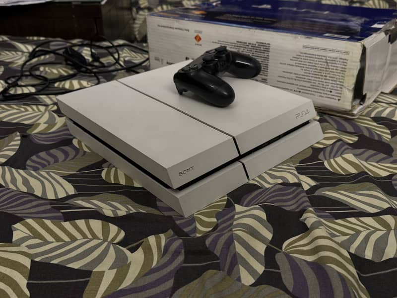Ps4 with controller 2