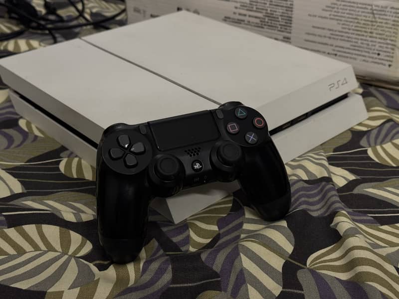 Ps4 with controller 4