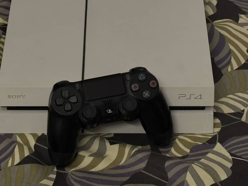 Ps4 with controller 6