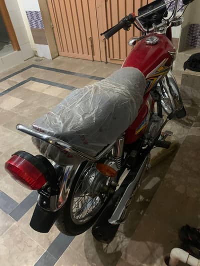 honda 125 new condition h bilkul