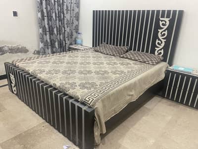 King size bed kiker wood in good price