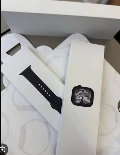 Apple Watch Series 11 46mm Jet Black Box pack