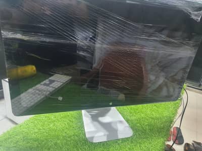 Apple 27 inch thunderbolt 2k display