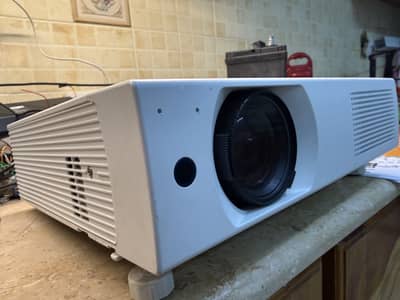 Best Professional Sanyo Projector in Mint Condition