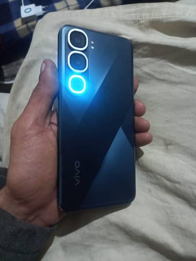 Vivo y21d 6+6 128Gb 10by 10 Gujranwala Sailkoti darwaza 03305680037