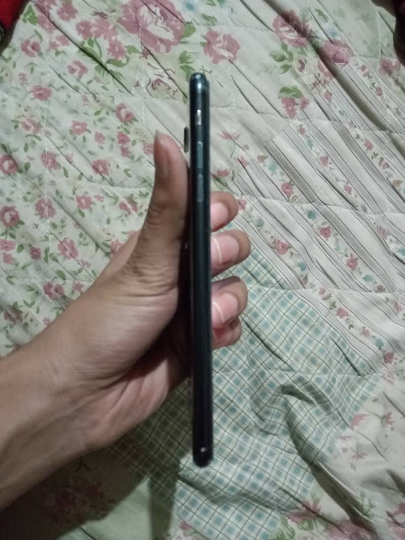 Apple iPhone 7 Plus 5