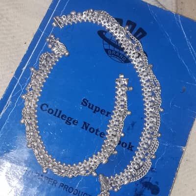 29922255Tap on a clip to paste it in the text box.