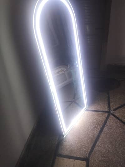 urgent Full Body Wall Mirror with light and Bluetooth Adjustable Stand