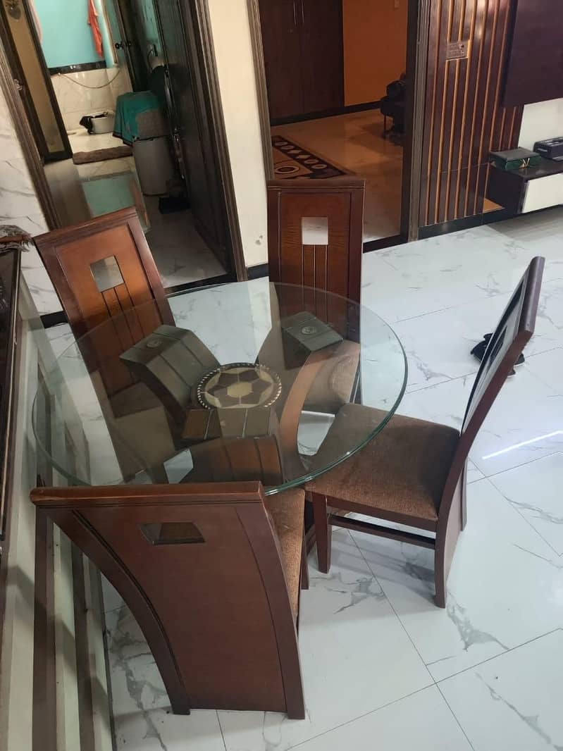 4 seats dinning  table 3