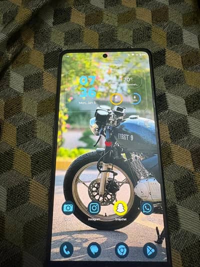 Motrolla edge 30pro gaming beast phone 144htz ref rate snapdragon 8