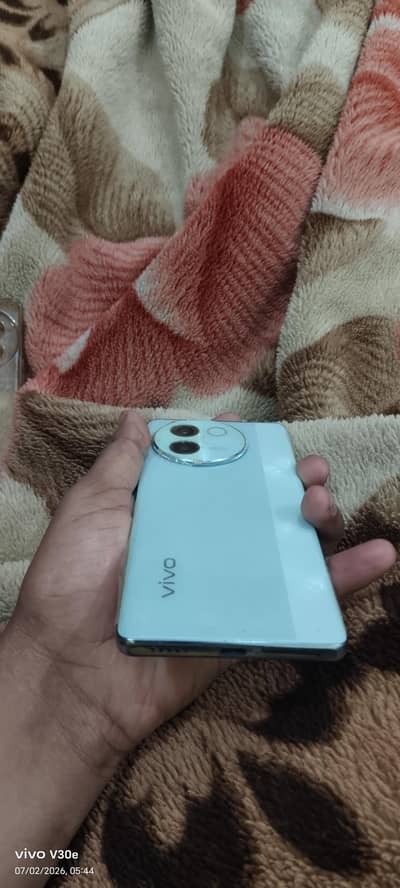 Vivo V30e