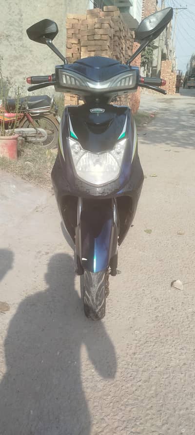 electric scooty yj future for sale